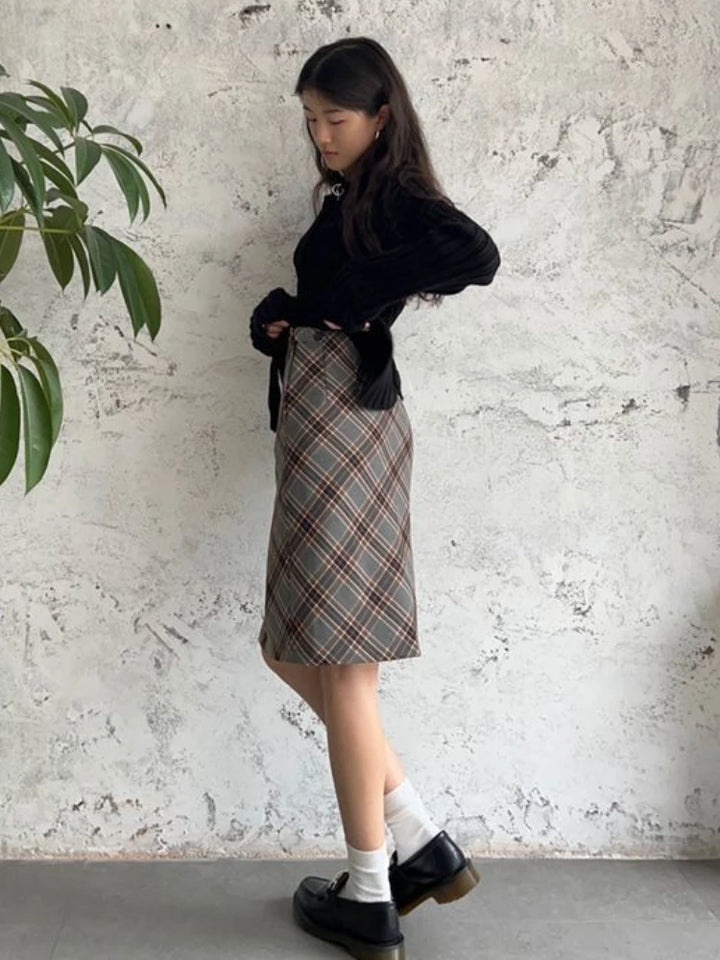 Enlglish-Style Plaid Midi-Skirt