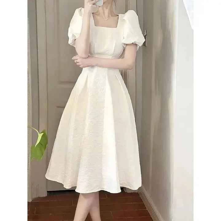 Cute And Elegant Dress With Short Puffed Sleeves